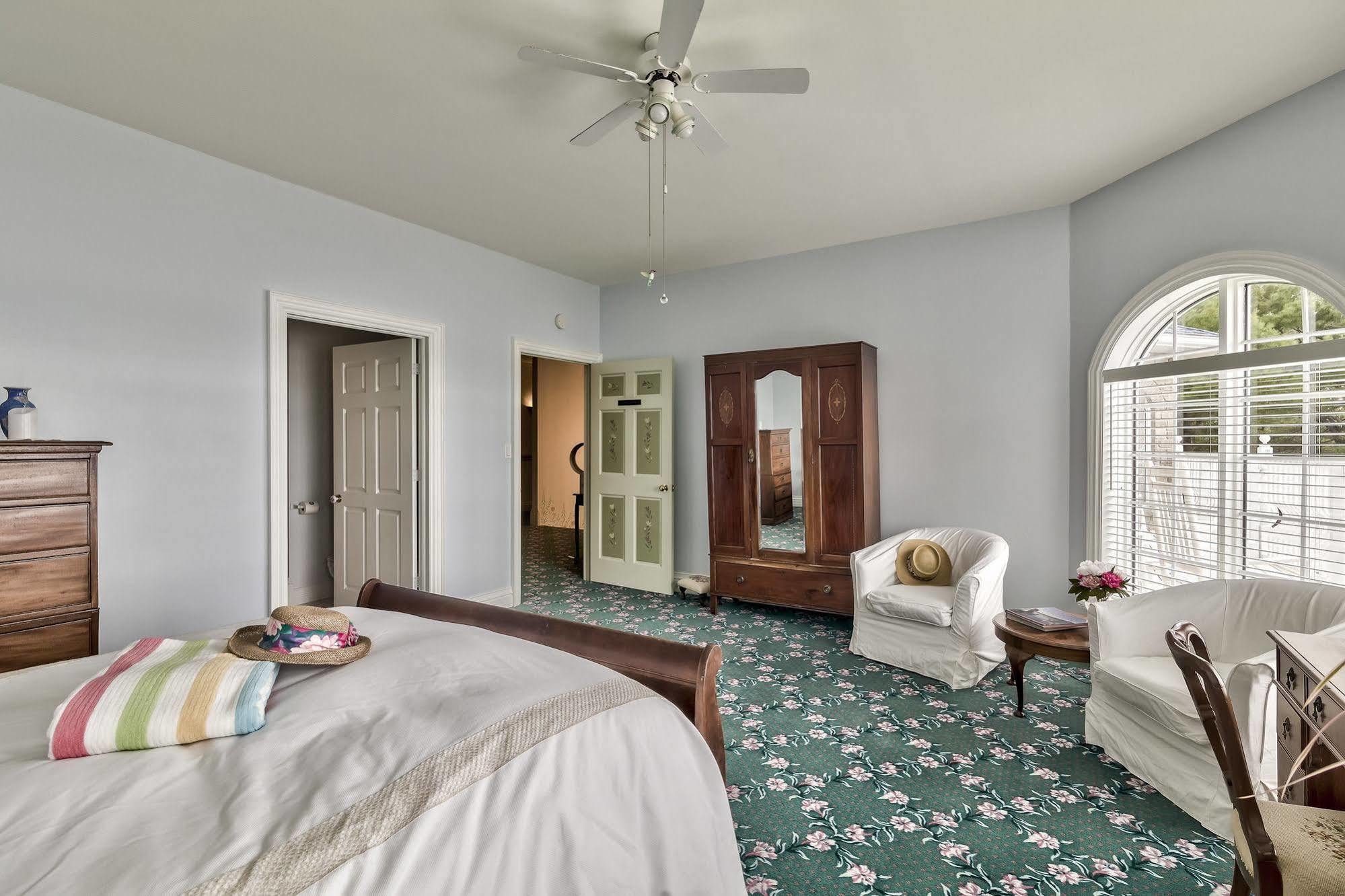 Greystone On Golden Lake Deacon Exterior foto