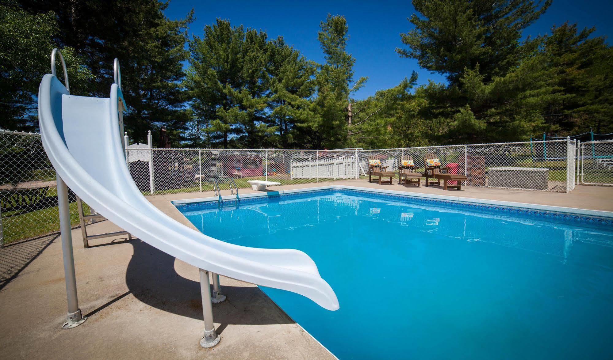 Greystone On Golden Lake Deacon Exterior foto